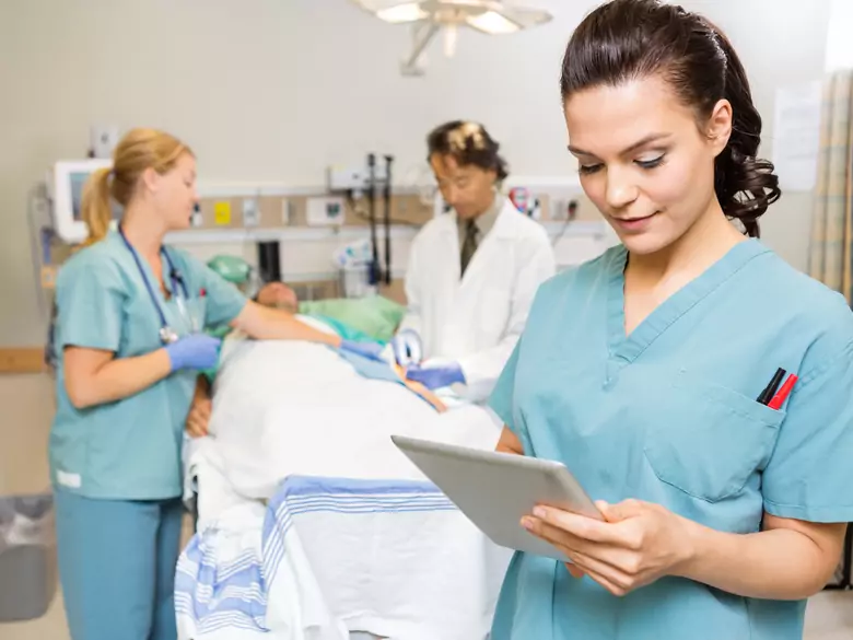 Operacja laryngologiczna — co wpływa na ostateczną decyzję pacjenta?