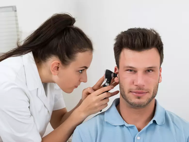 Przyczyny krwawienia z ucha